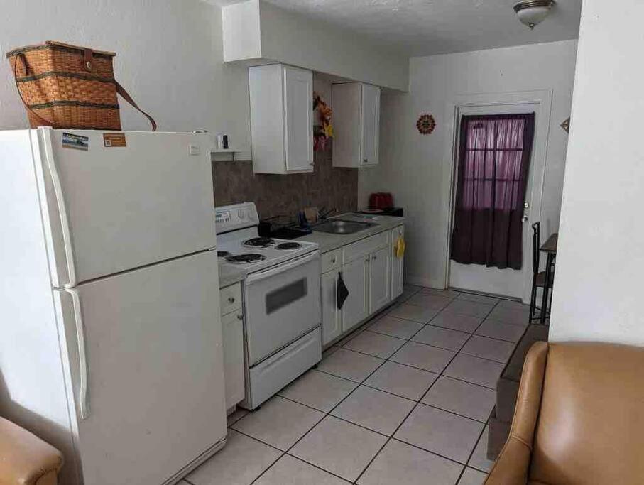 Private One-Bedroom 13-Directly Across From Beach St. Pete Beach Bagian luar foto
