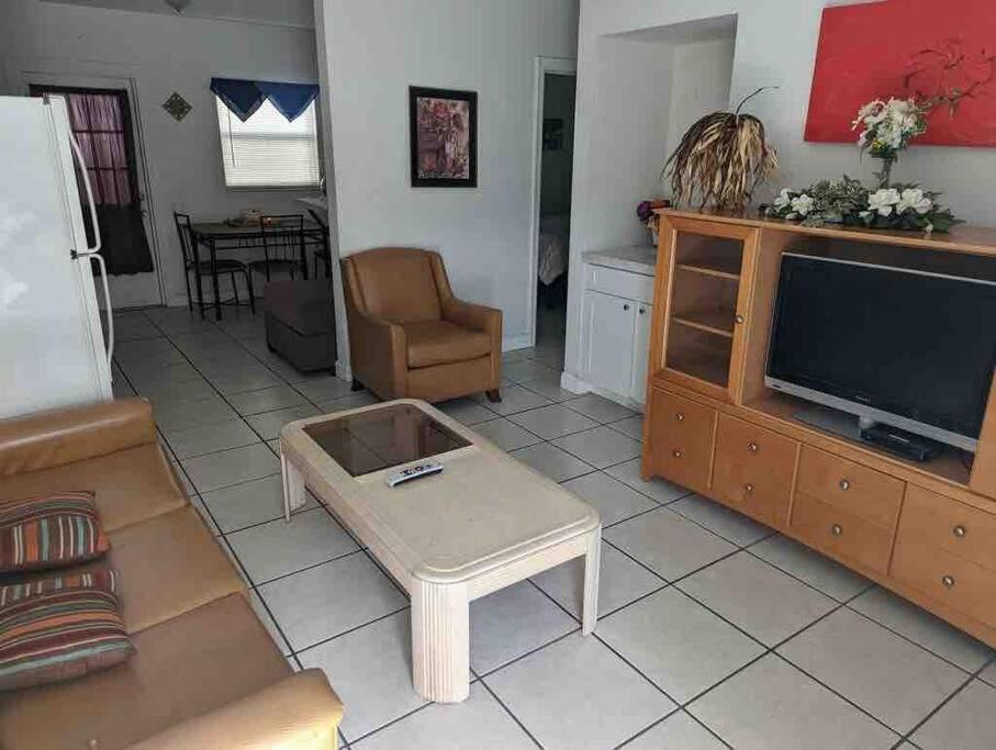Private One-Bedroom 13-Directly Across From Beach St. Pete Beach Bagian luar foto